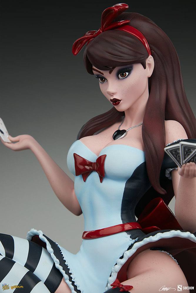 Fairytale Fantasies Collection Statue Alice in Wonderland Game of Hearts Edition 34 cm