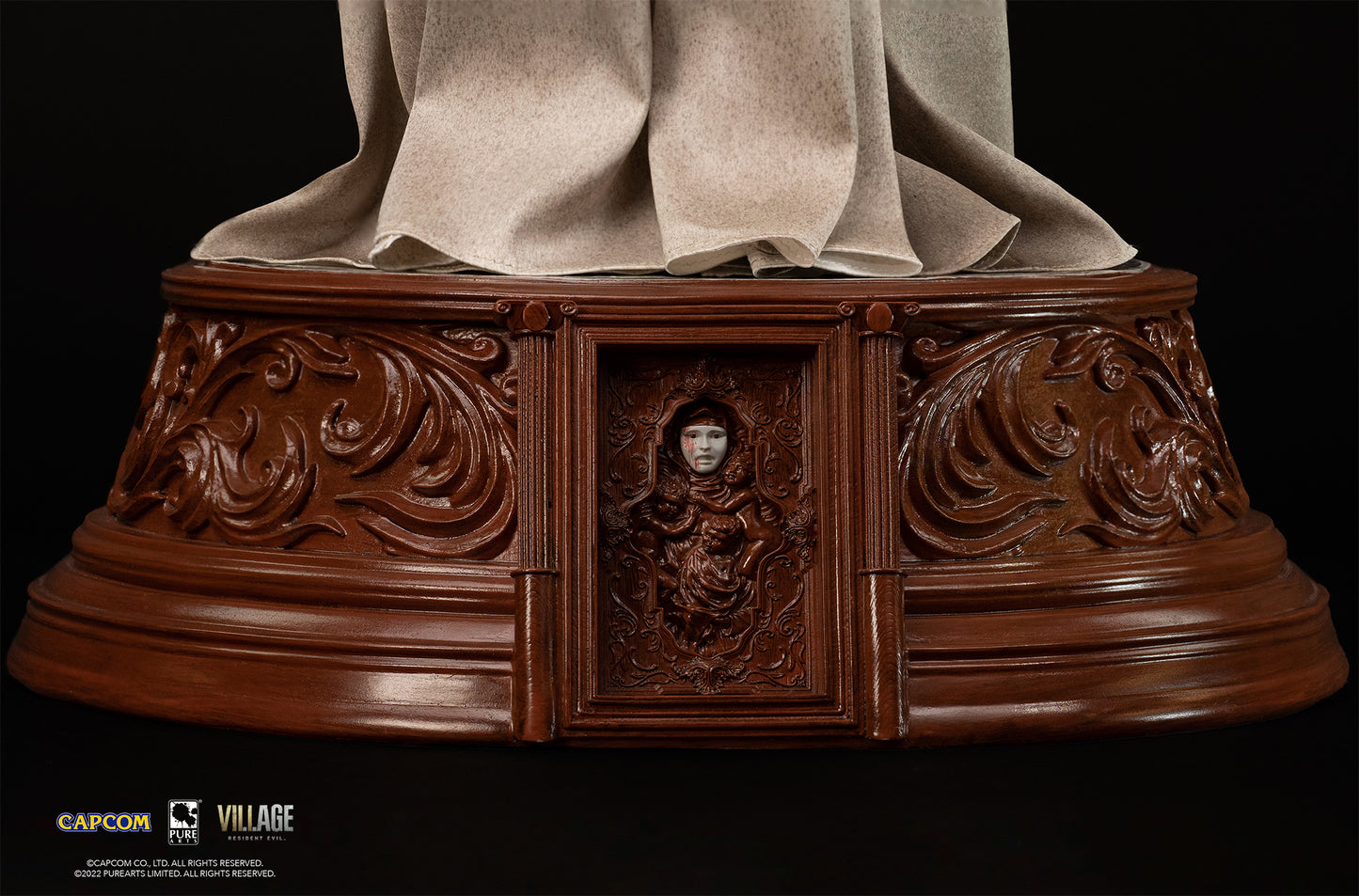 Resident Evil Village - Lady Dimitrescu 1:4 Scale Statue