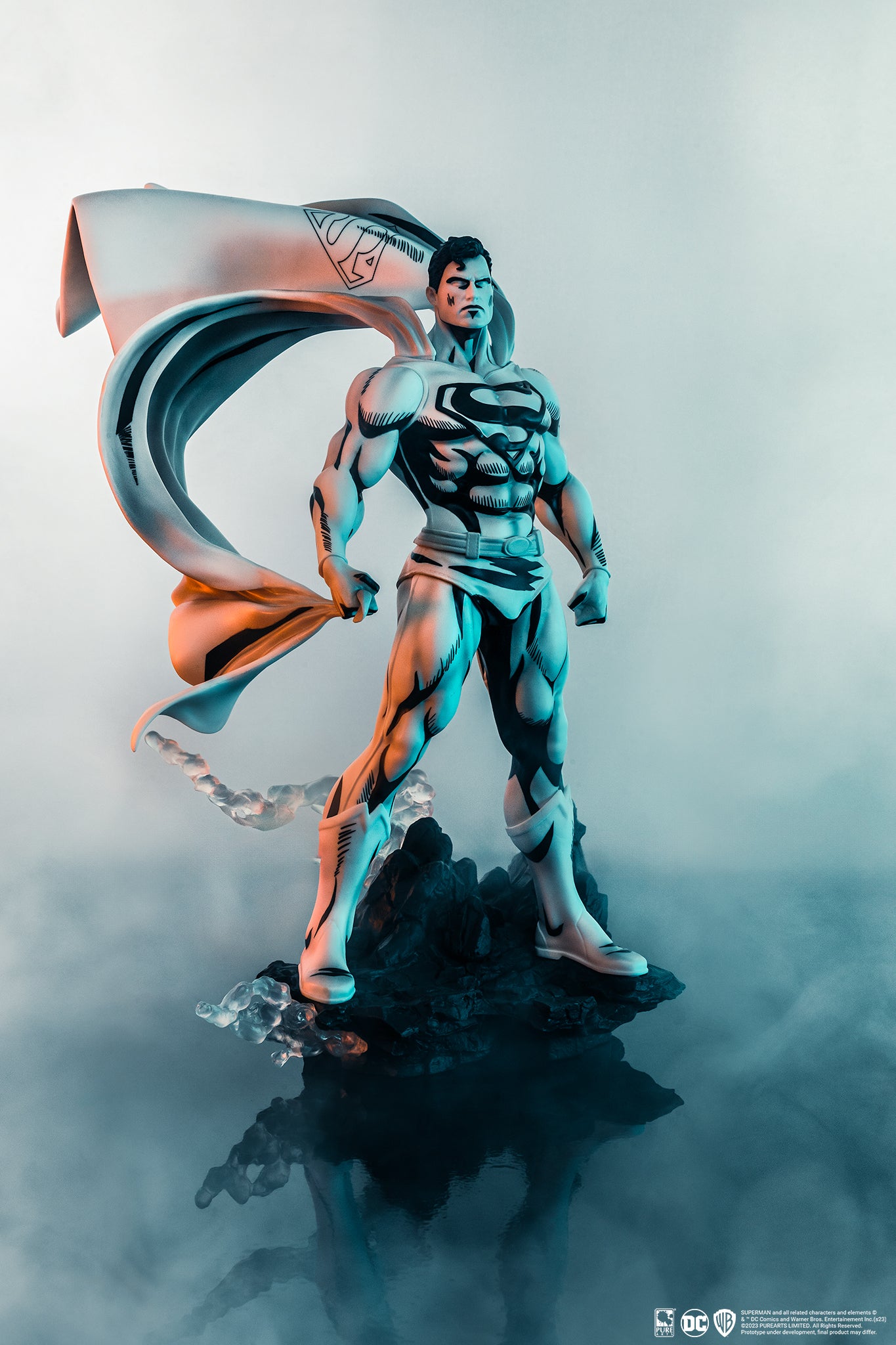 SDCC 2024 DC HEROES : Superman B&W PX PVC 1/8 Statue