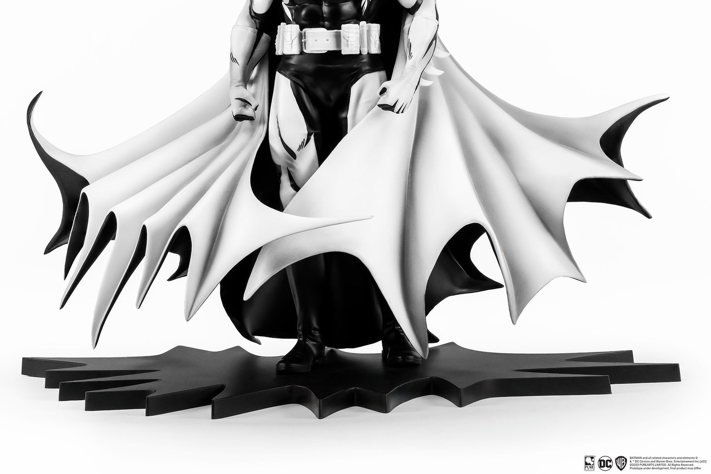 SDCC 2024 DC HEROES : Batman B&W PX PVC 1/8 Statue