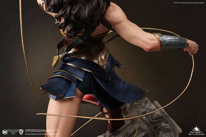 DC Comics: Wonder Woman 1:4 Scale Statue