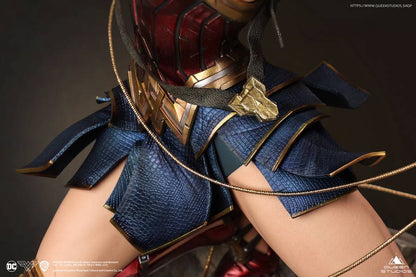 DC Comics: Wonder Woman 1:4 Scale Statue