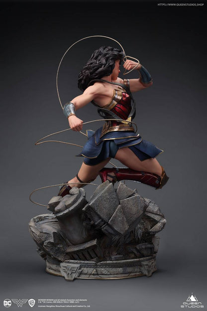 DC Comics: Wonder Woman 1:4 Scale Statue