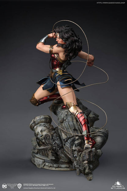 DC Comics: Wonder Woman 1:4 Scale Statue