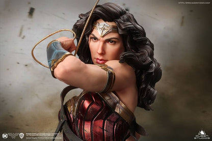 DC Comics: Wonder Woman 1:4 Scale Statue
