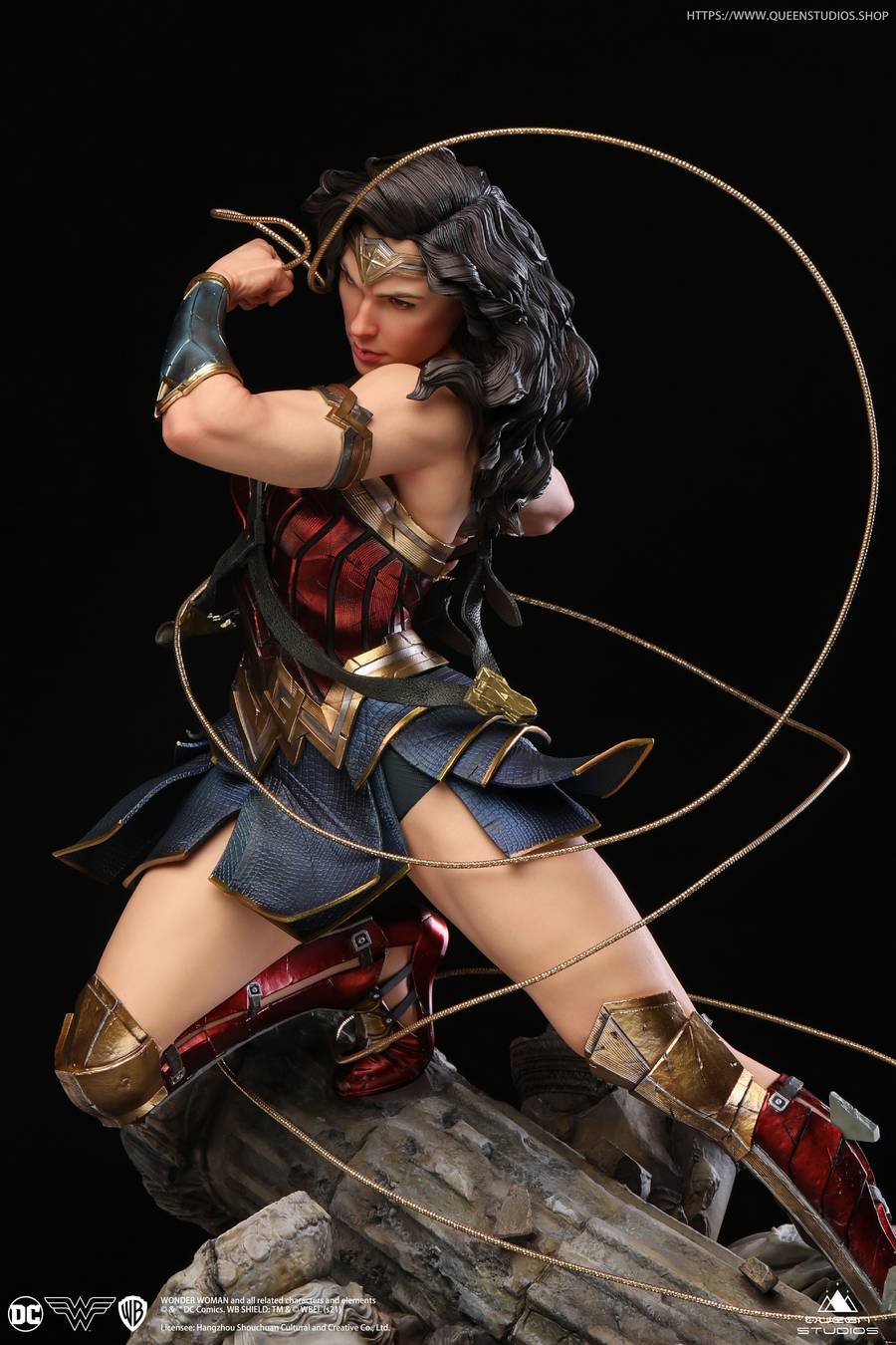 DC Comics: Wonder Woman 1:4 Scale Statue