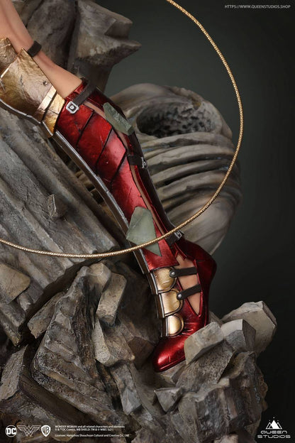 DC Comics: Wonder Woman 1:4 Scale Statue