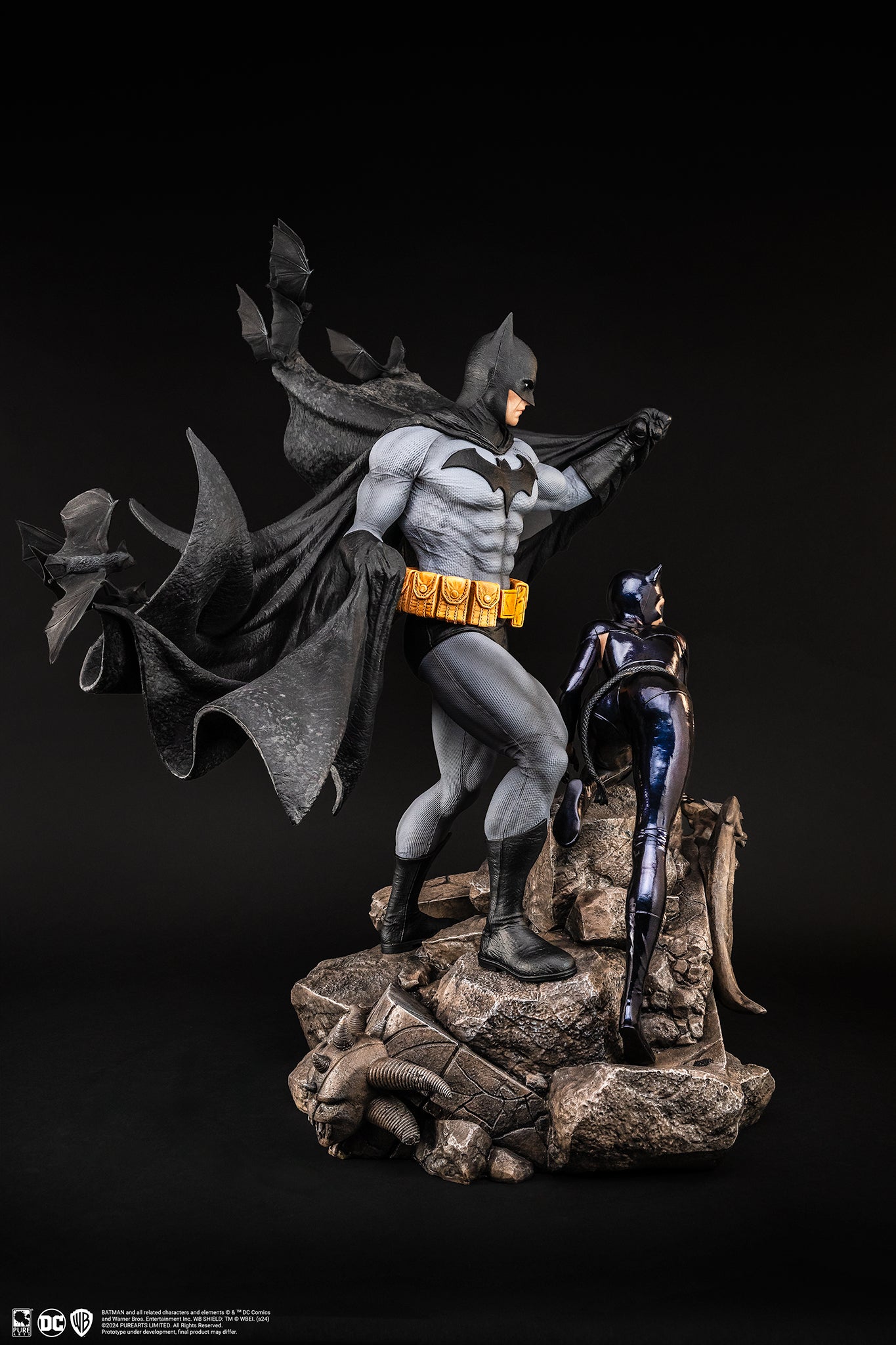 Batman: Batman & Catwoman 1/4 Scale Statue Standard Edition