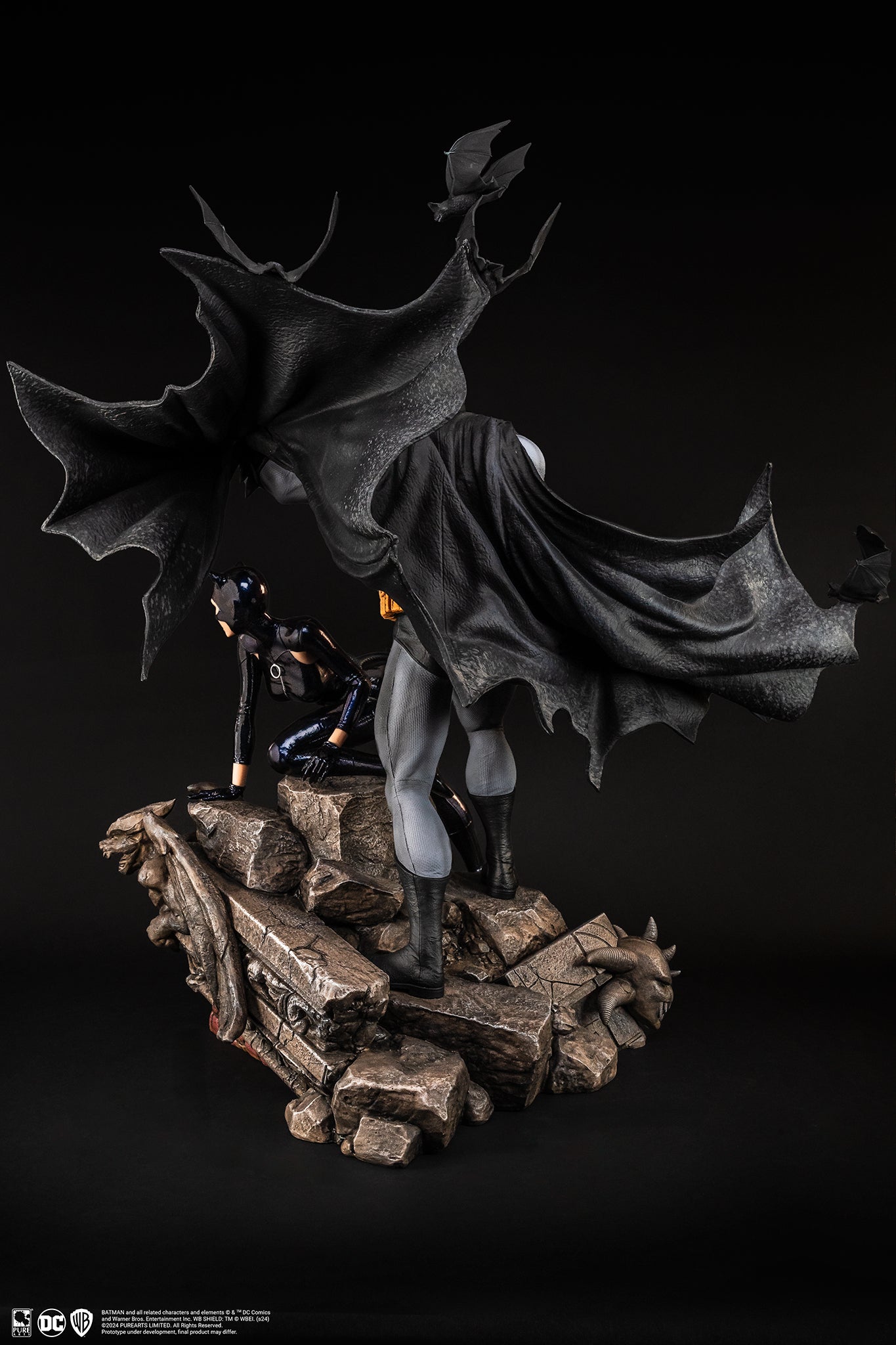 Batman: Batman & Catwoman 1/4 Scale Statue Standard Edition