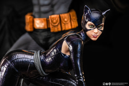 Batman: Batman & Catwoman 1/4 Scale Statue Standard Edition