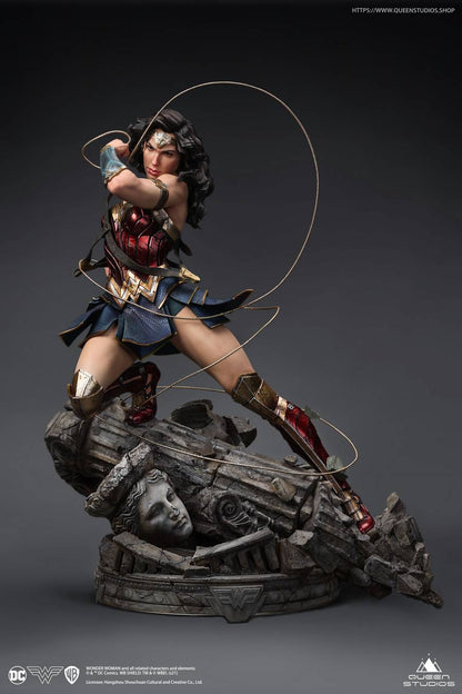 DC Comics: Wonder Woman 1:4 Scale Statue