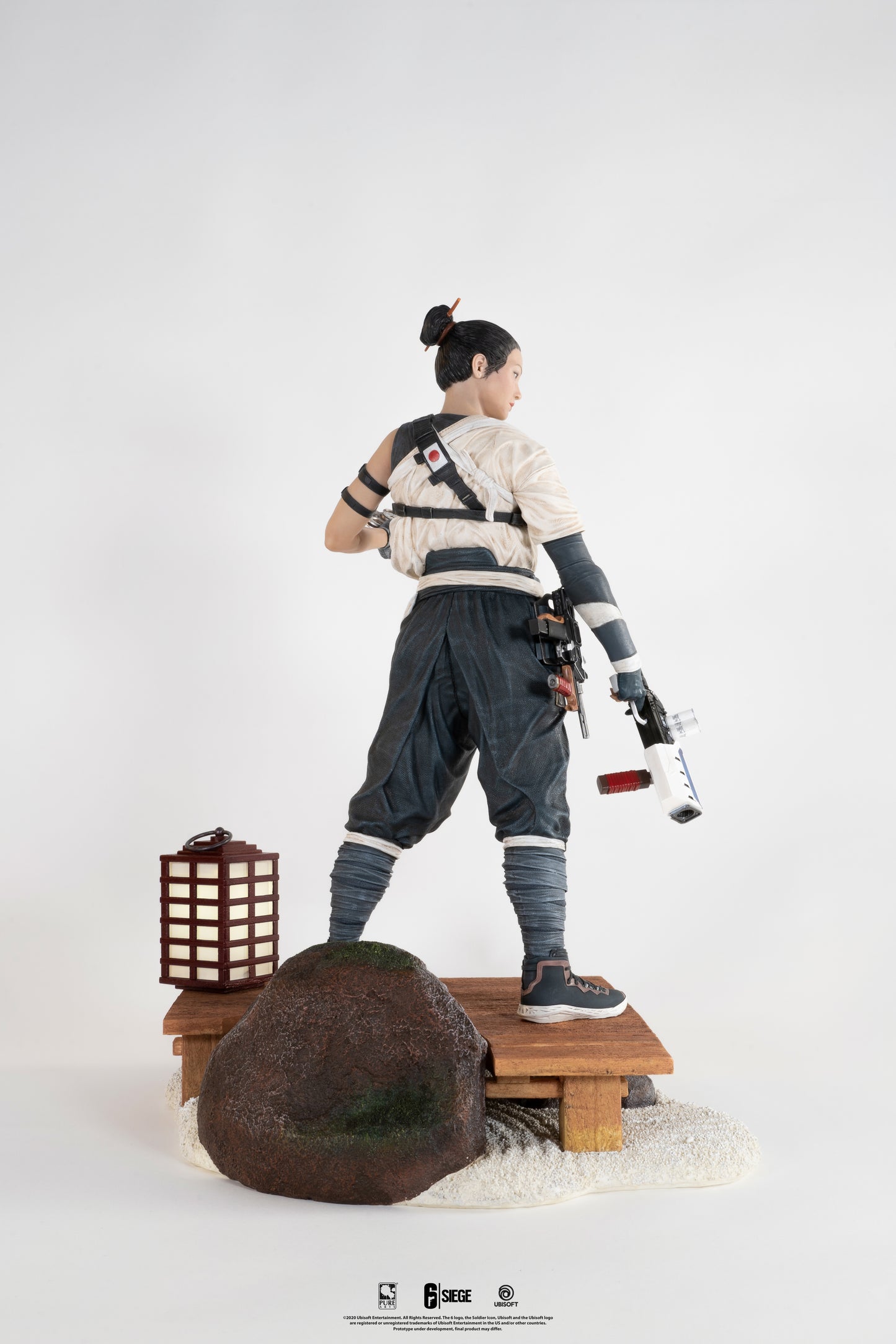 Six Siege - Hibana 1:4 Scale Statue