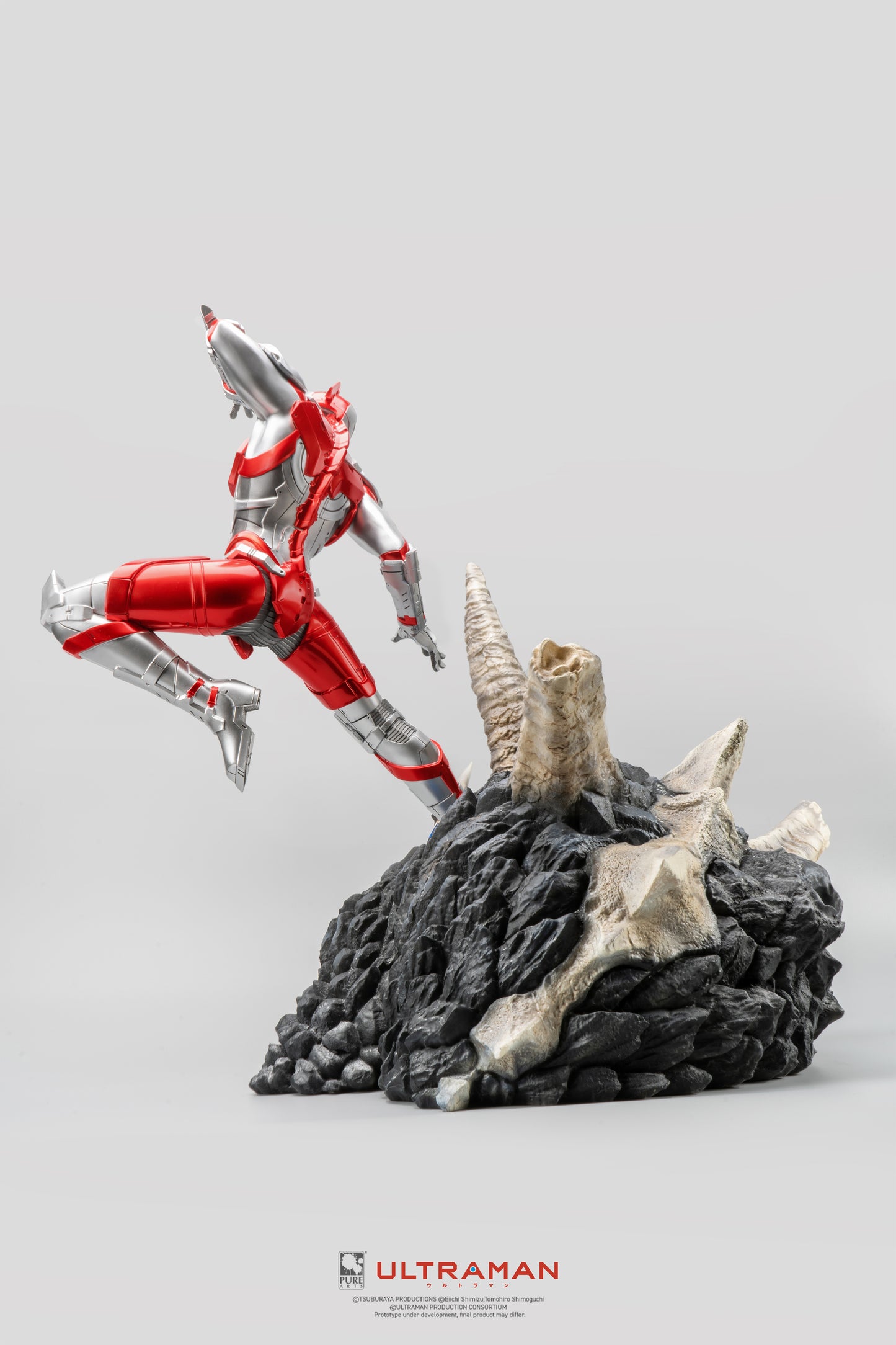 Ultraman - Ultraman Vs Black King 1:4 Scale Statue