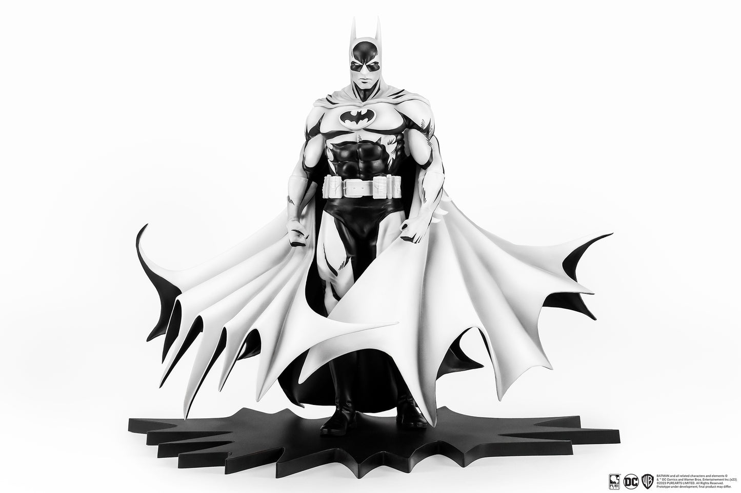 SDCC 2024 DC HEROES : Batman B&W PX PVC 1/8 Statue