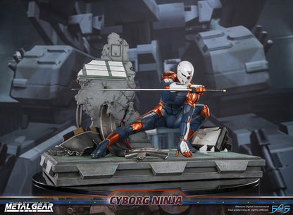 Metal Gear Solid Statue Cyborg Ninja (Gray Fox)