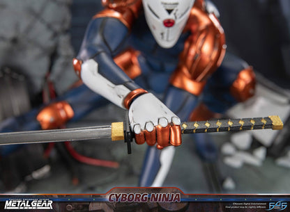 Metal Gear Solid Statue Cyborg Ninja (Gray Fox)